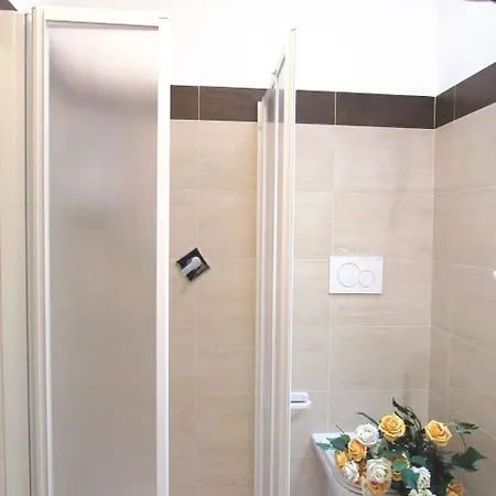 Isi * Бибионе