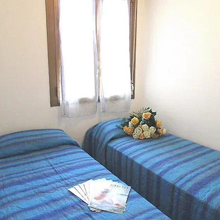 Isi * Бибионе